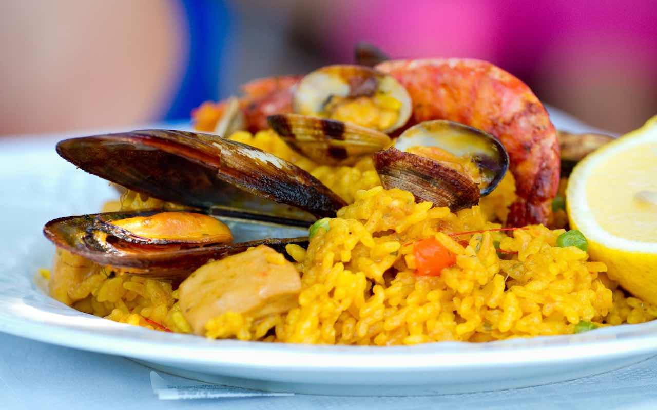 PAELLA DI PESCE E CARNE