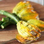 Fiori di zucca ripieni di patate