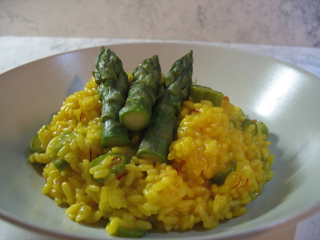 risotto allo zafferano con gli asparagi