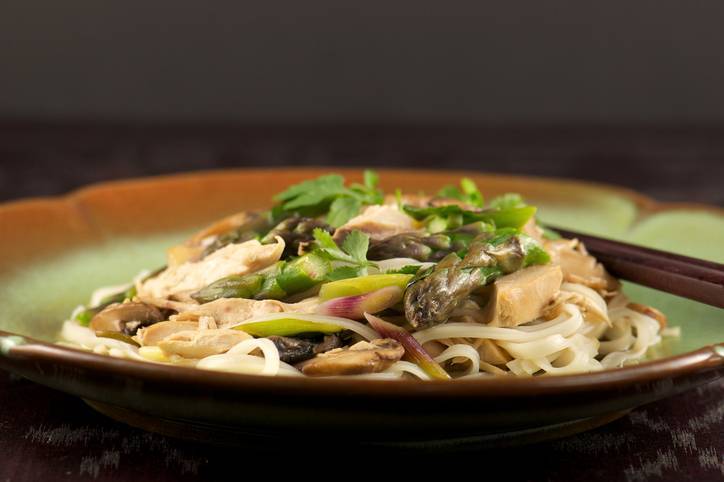 pasta con funghi e asparagi