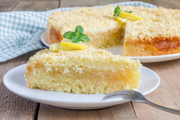 Torta al cocco con limone sciroppato