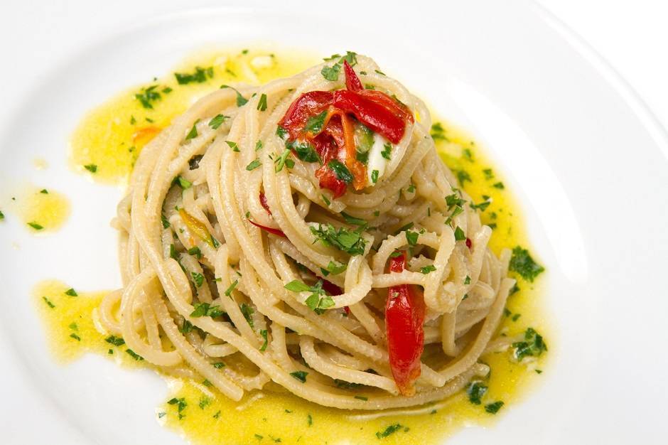 spaghetti aglio olio e peperoncino ricetta velocissima