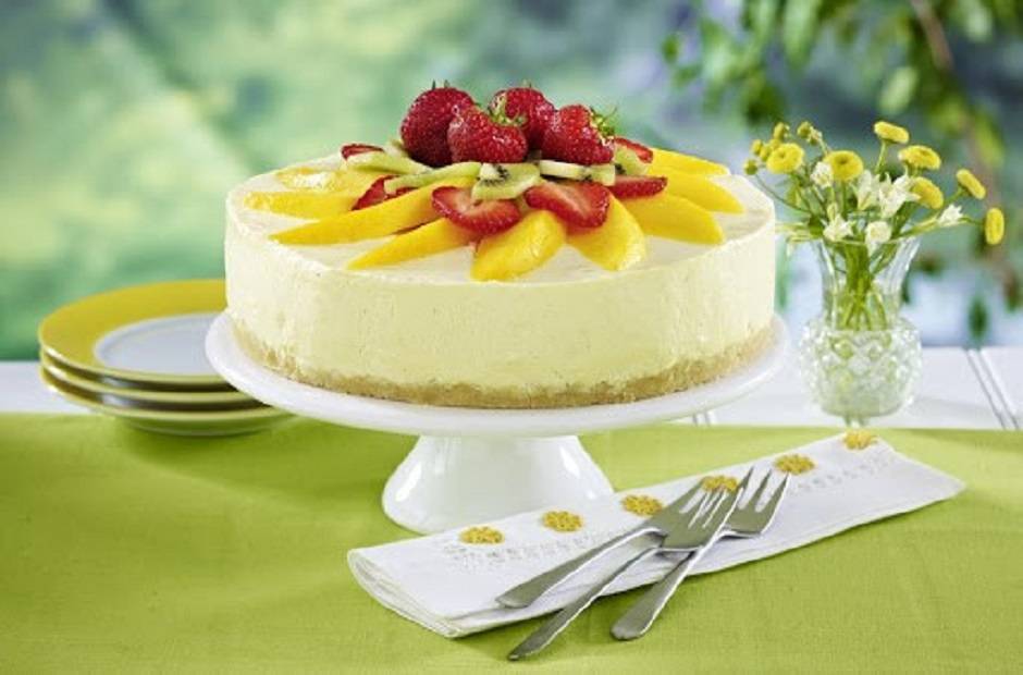 Torta allo yogurt e frutta fresca