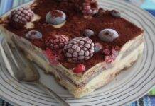 tiramisù si frutti di bosco