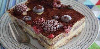 tiramisù si frutti di bosco