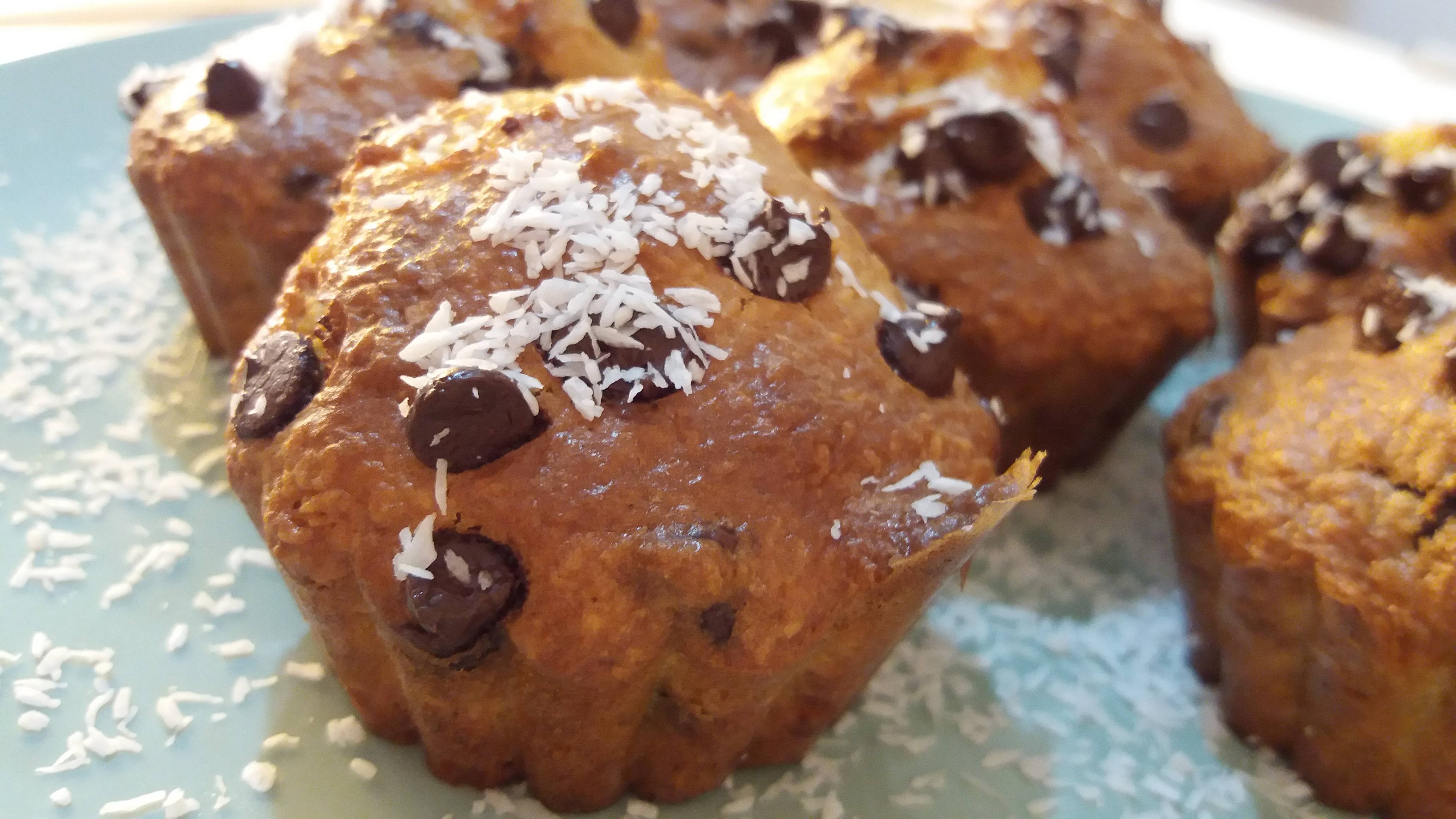 muffin al cocco con gocciole di cioccolato