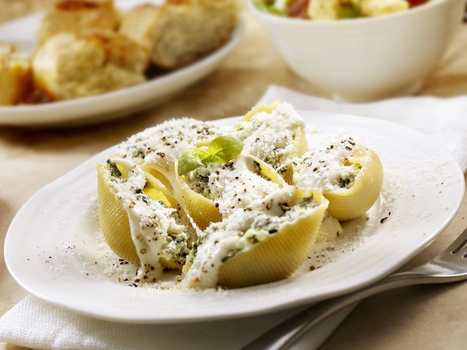 conchiglioni ripieni di ricotta e spinaci