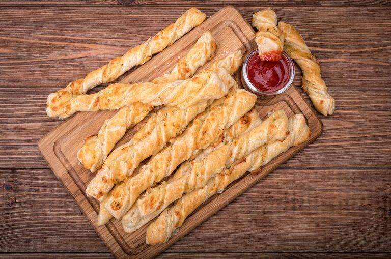 Stuzzichini al formaggio, ricetta velocissima per un finger food