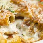 rigatoni gratinati con ragù e mozzarella