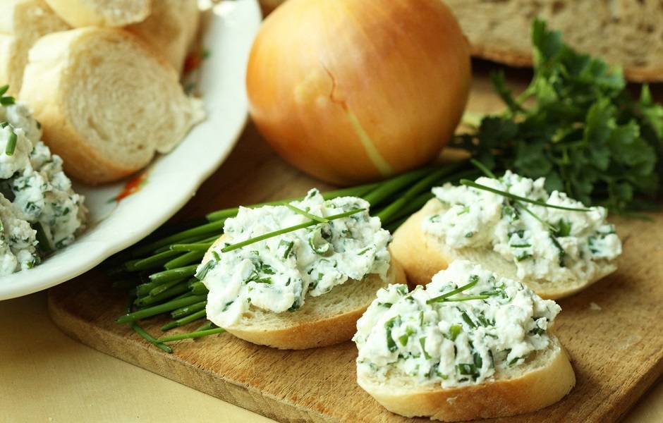 crostini con crema di formaggio al cognac