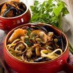 Pasta ai frutti di mare e funghi