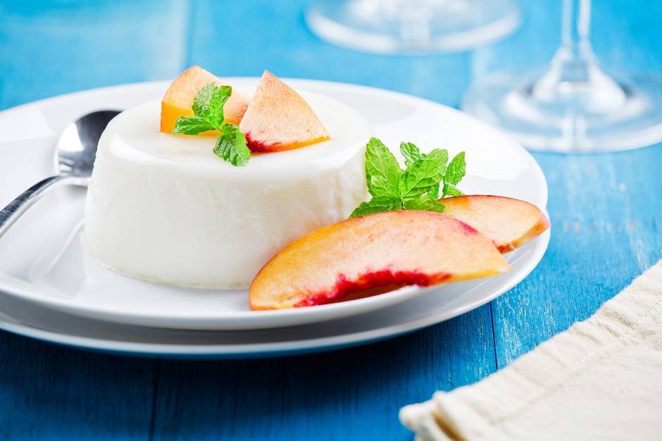 Panna cotta alla pesca