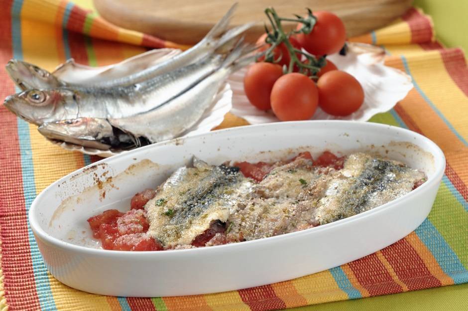 Tortino di sardine con patate e pomodorini