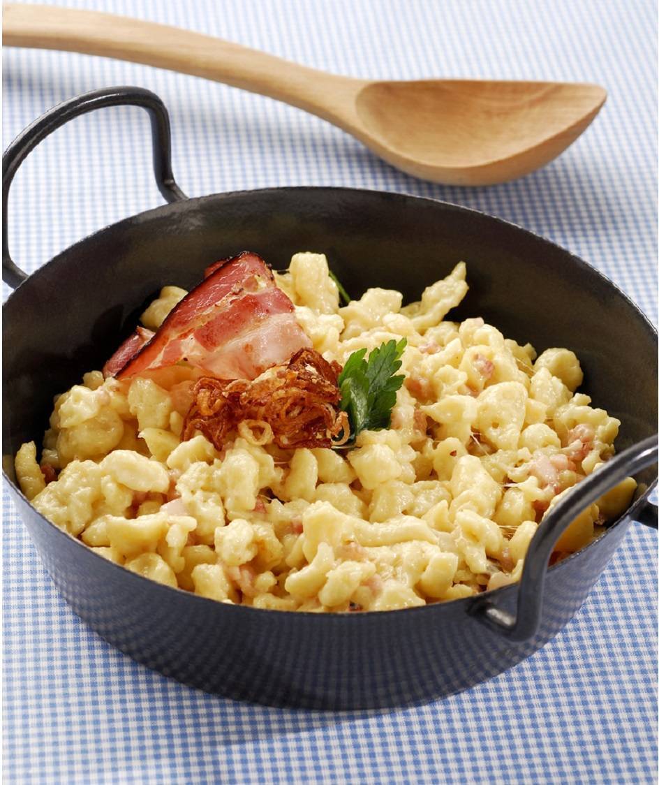 Spatzle con speck e cipolle stufate