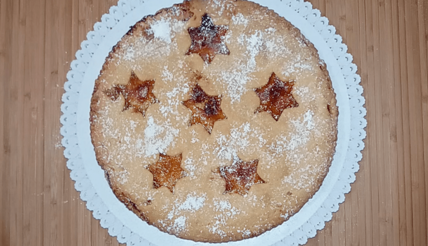 crostata ievitata alla confettura di marmellata