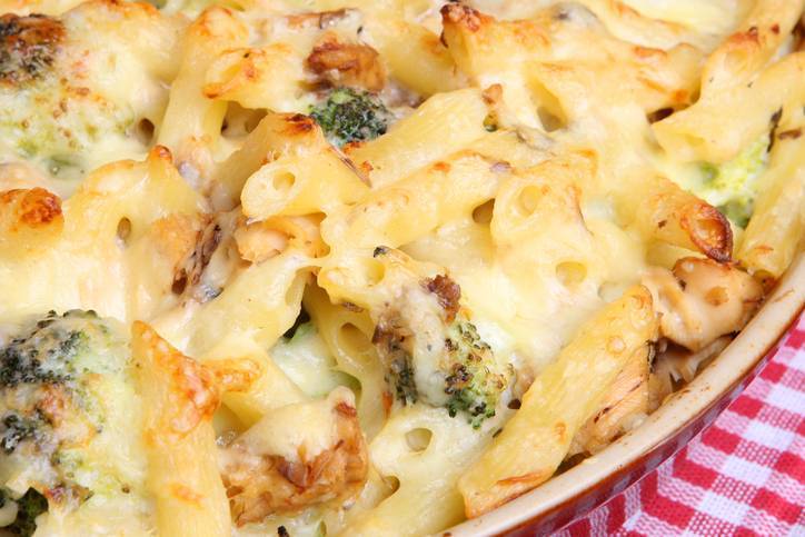 penne gratinate con funghi e broccoli