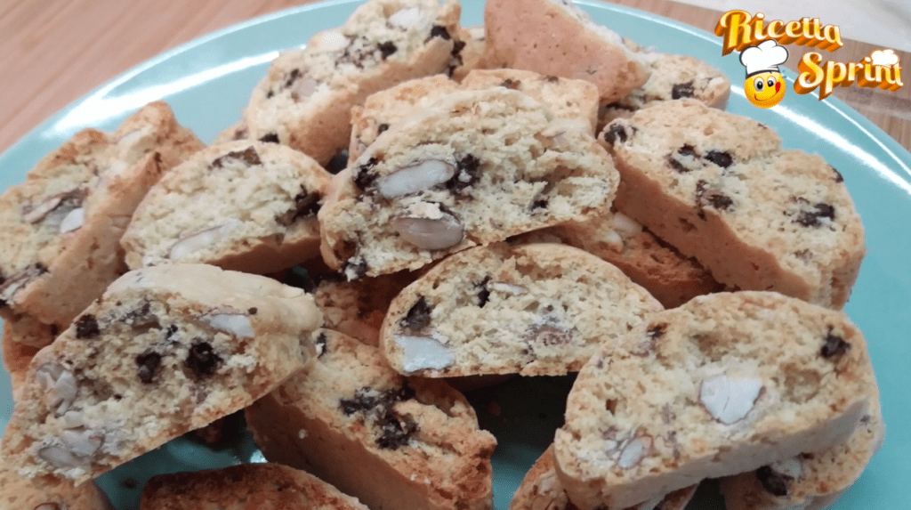 Cantucci alle mandorle e gocciole di cioccolato