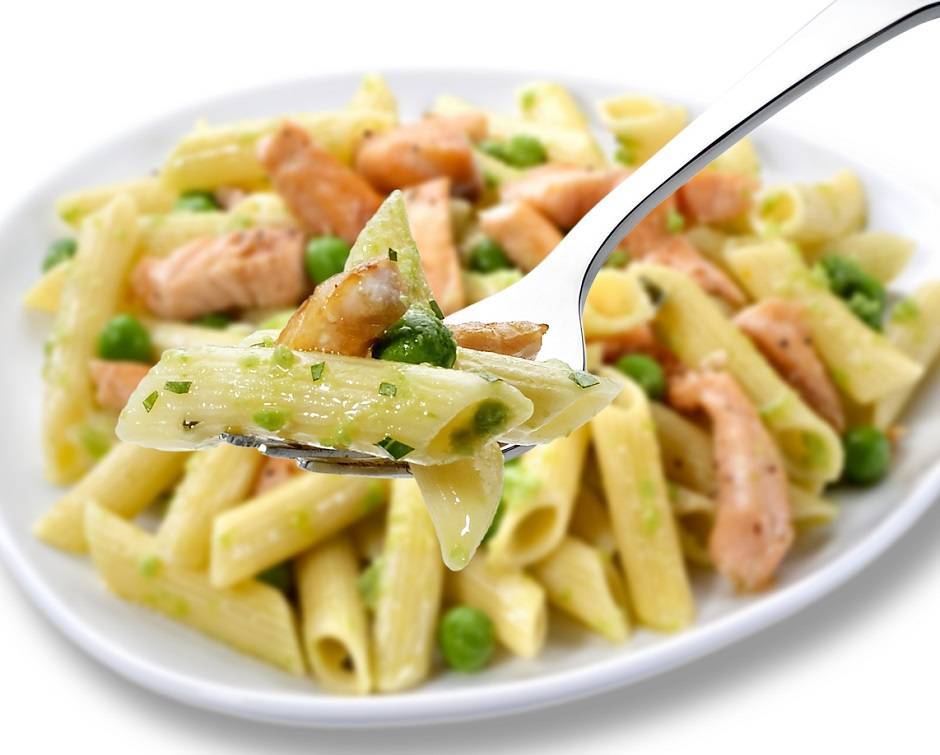 Pasta al salmone con piselli