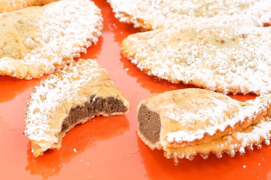 Dolci Natalizi Abruzzesi Ricette.Ricetta Veloce Dei Calcionetti Abruzzesi Immancabili A Natale