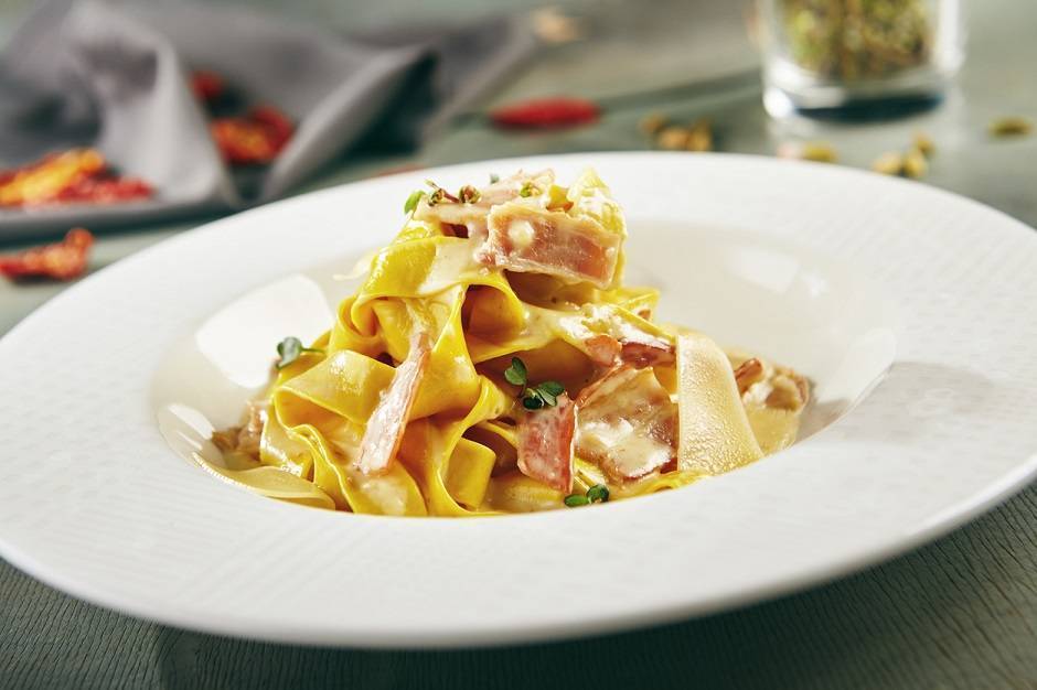 Fettuccine alla papalina