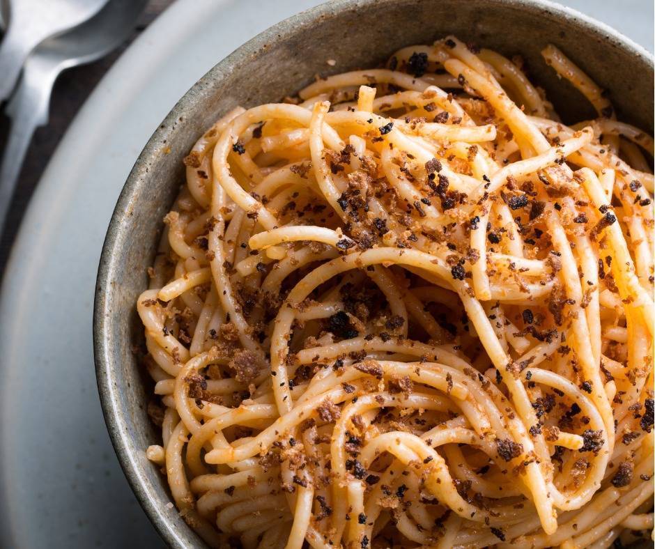 spaghetti con acciughe
