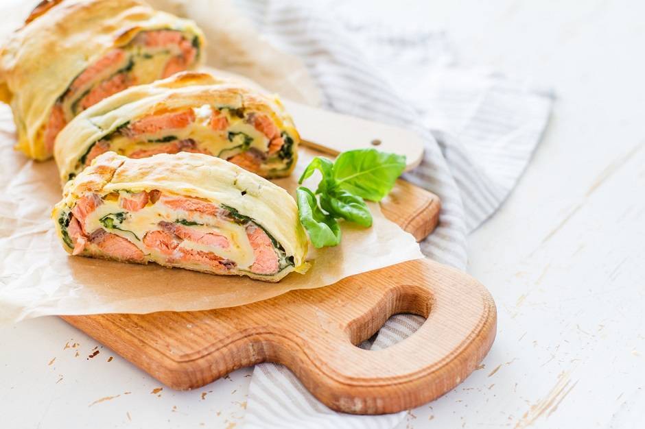 Strudel al salmone e spinaci