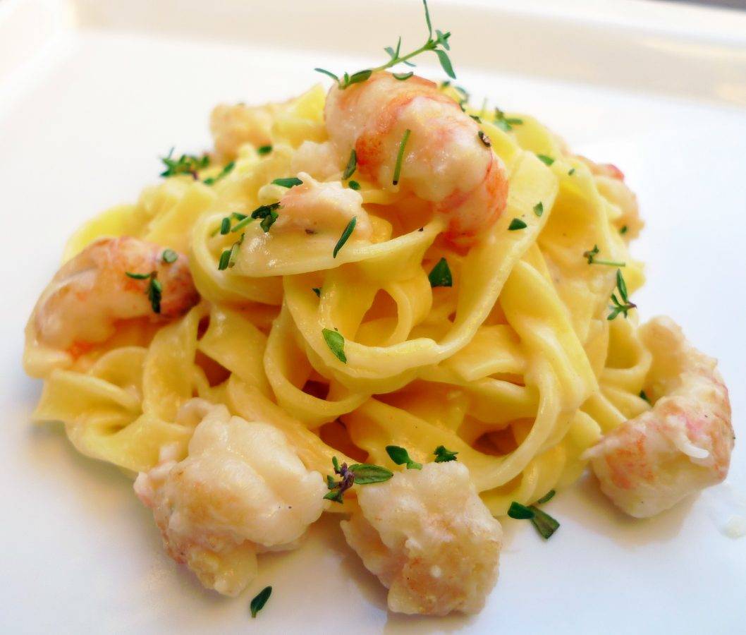 Pasta alla carbonara di mare