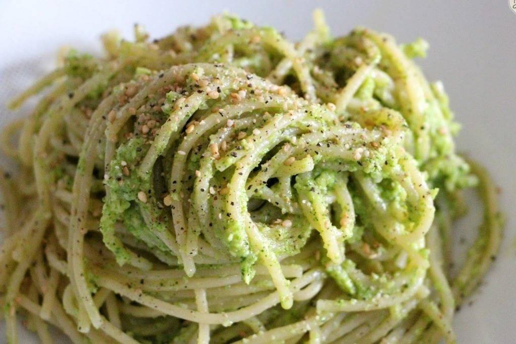 spaghetti al pesto di broccoli