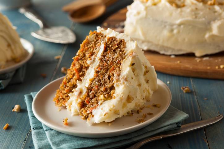 torta di carote e nocciole alla crema di ricotta