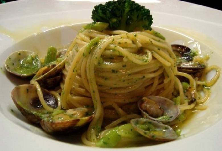 Spaghetti e Vongole con Cime di rapa