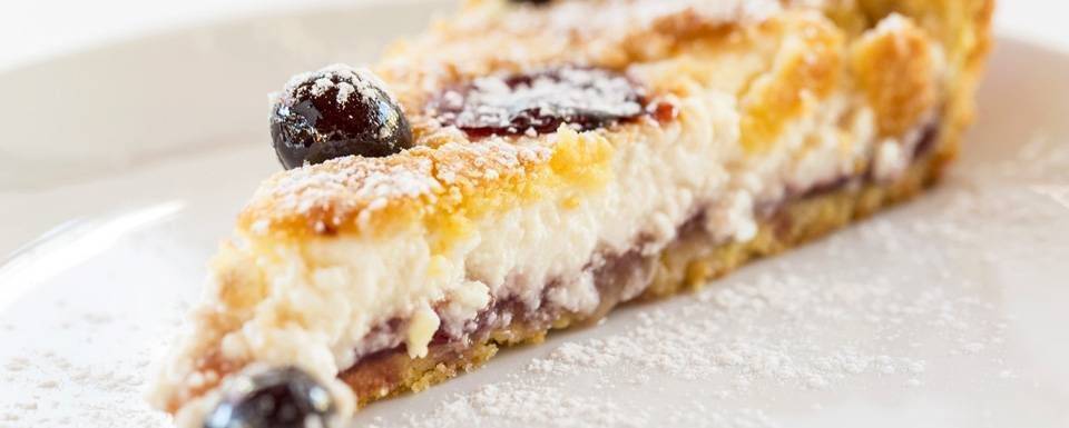 crostata di ricotta e amarene