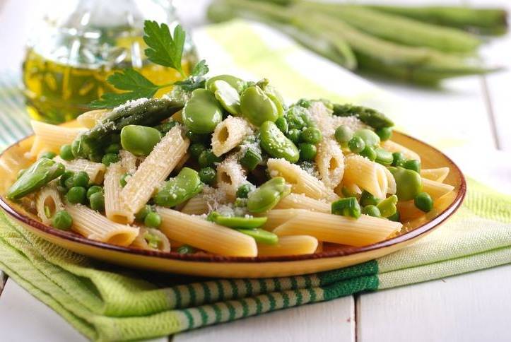 Pasta con Fave, Piselli e Asparagi