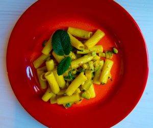 rigatoni curry e zucchine