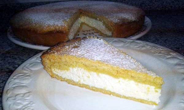 torta versata alla ricotta per un dolcissimo dessert