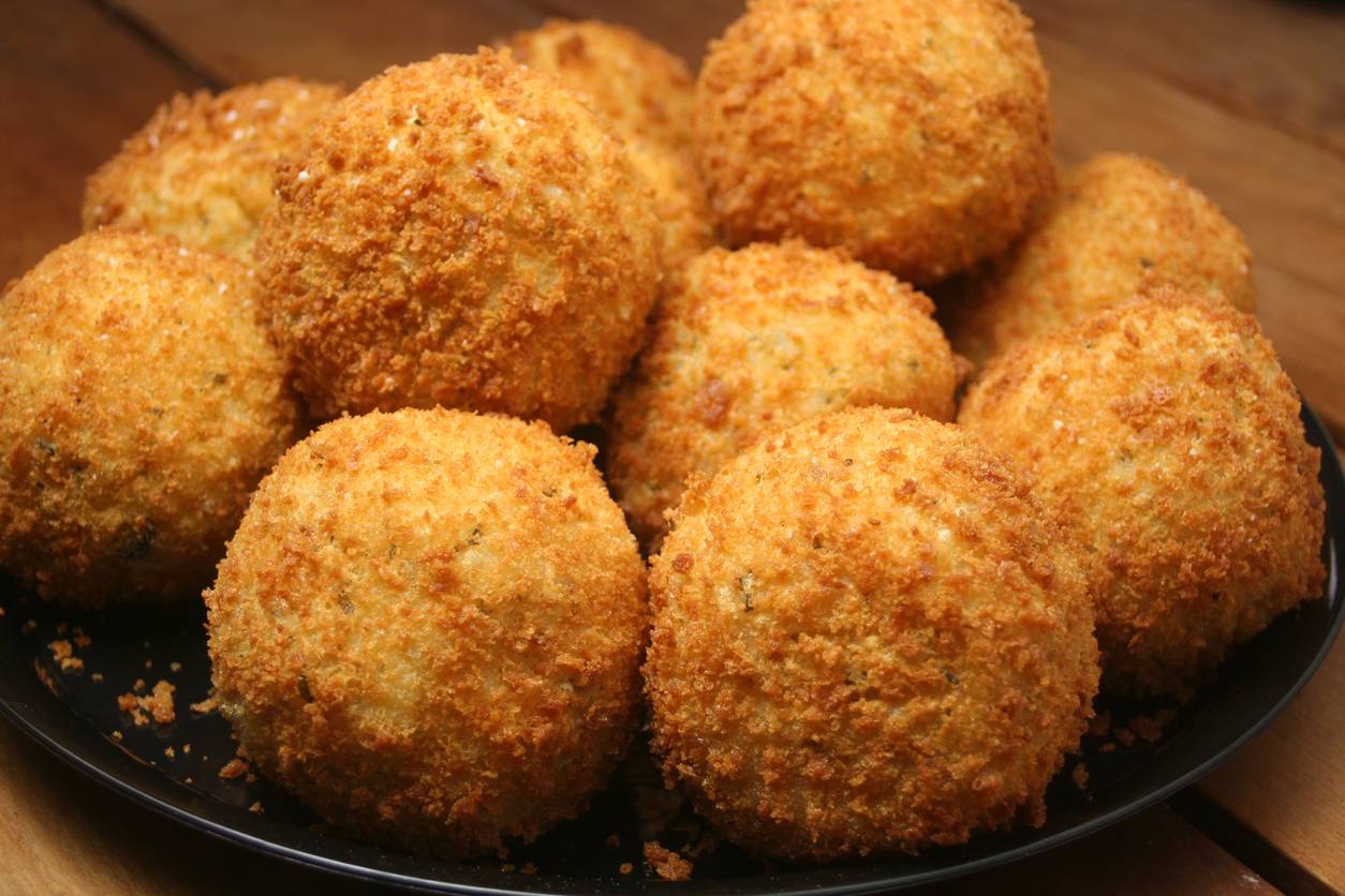 Arancini Ripieni di Mozzarella e Prosciutto