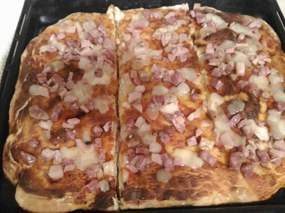 Pizza fatta in casa