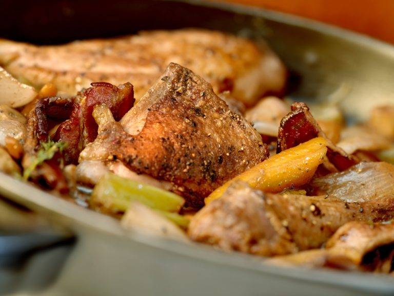 Cosce Di Pollo Con Peperoni Al Forno