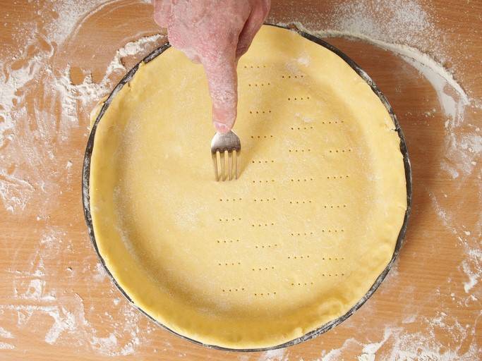 Questa immagine ha l'attributo alt vuoto; il nome del file Ã¨ bucherellare-pasta-frolla.jpg