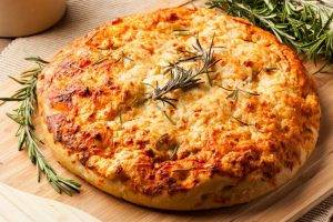 focaccia al pomodoro