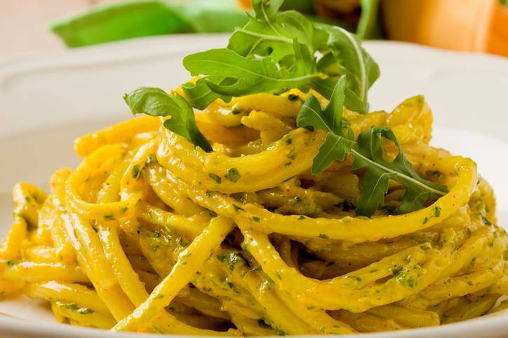 tonnarelli con pesto di rucola e zafferano