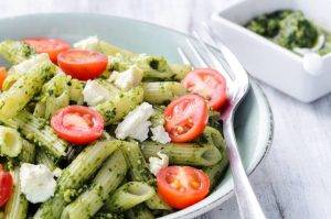 pasta pesto, pomodorini e ricotta