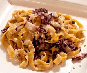 tagliatelle radicchio e noci