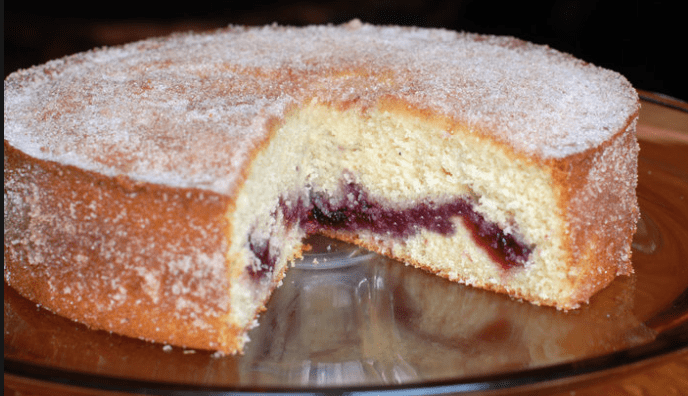 torta allo yogurt con marmellata di ciliegie