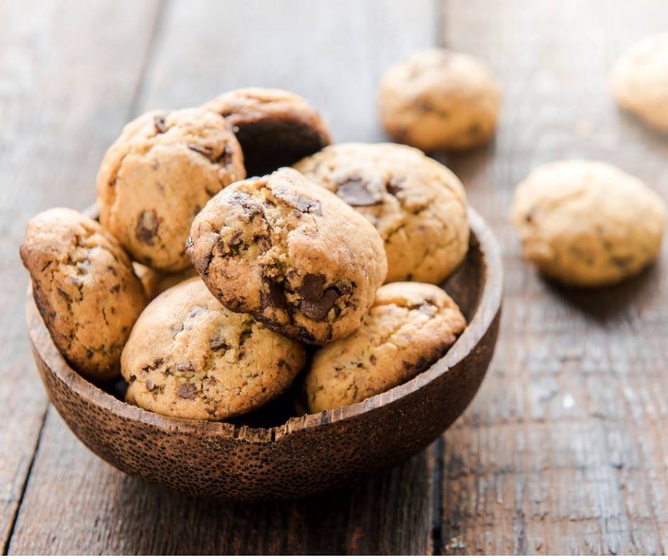 Amaretti con Gocciole di Cioccolato