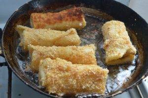 crepes fritte con mortadella e scamorza