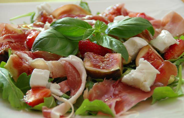 Insalata di Fichi, Mozzarella e Prosciutto