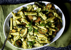 pasta con zucchine e basilico