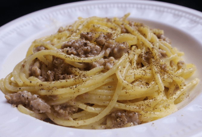 Spaghetti Cacio, Pepe e Salsiccia