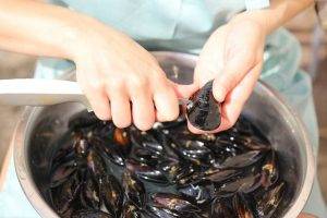 pulire e cucinare le cozze