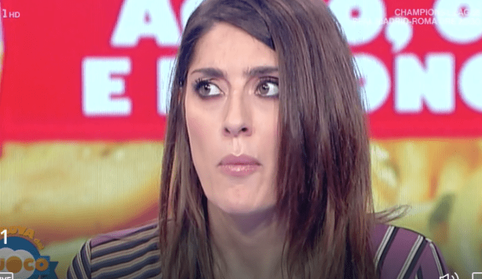 Elisa Isoardi mangia l'aglio in diretta - Raiplay Ufficiale